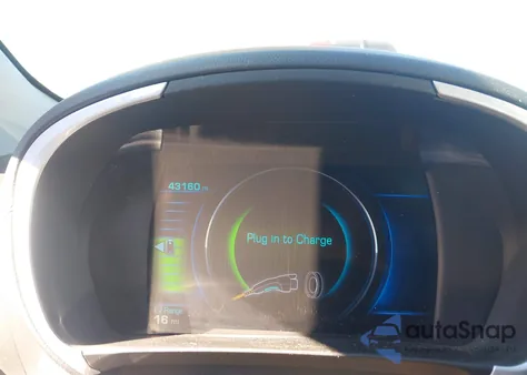 2018 Chevrolet Volt Lt z USA, uszkodzony, nr VIN 1G1RC6S56JU148490